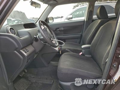 Zdjęcie 7 z 12 samochodu: 2008 TOYOTA SCION XB VIN:JTLKE50EX81000391 - miniatura