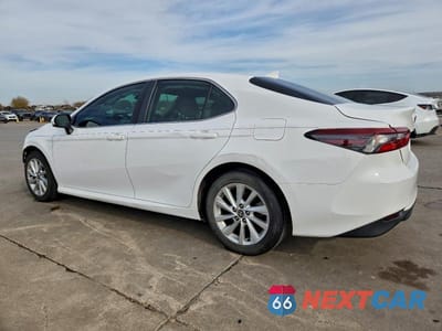 Drugie zdjęcie samochodu z przodu: 2021 TOYOTA CAMRY LE VIN:4T1C11AK2MU579423 - miniatura