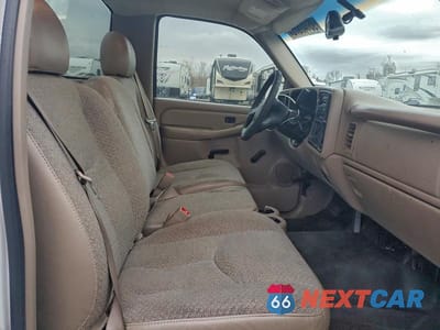 Zdjęcie 10 z 11 samochodu: 2003 GMC NEW SIERRA C1500 VIN:1GTEC14V13Z348575 - miniatura