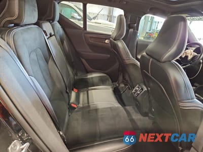 Zdjęcie 11 z 15 samochodu: 2021 VOLVO XC40 T5 R-DESIGN VIN:YV4162UMXM2444439 - miniatura