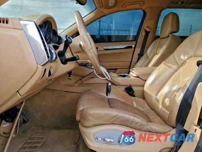 Zdjęcie 7 z 13 samochodu: 2011 PORSCHE CAYENNE S VIN:WP1AB2A24BLA42892 - miniatura