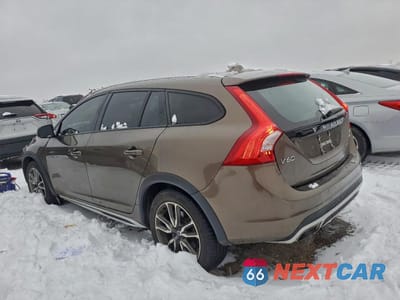 Drugie zdjęcie samochodu z przodu: 2017 VOLVO V60 CROSS COUNTRY PLATINUM VIN:YV440MWMXH1032413 - miniatura