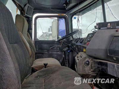 Zdjęcie 6 z 10 samochodu: 2001 MACK RB690S DUMP TRUCK VIN:1M2AM20C71M003725 - miniatura