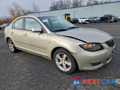 Czwarte zdjęcie samochodu z boku: 2004 MAZDA 3 I VIN:JM1BK12F441115906 - miniatura