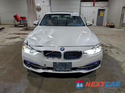 Piąte zdjęcie samochodu w środku: 2016 BMW 328 XI SULEV VIN:WBA8E3G57GNT76549 - miniatura