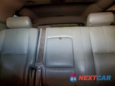 Zdjęcie 10 z 14 samochodu: 2007 CHEVROLET SUBURBAN C1500 VIN:1GNFC16J97J161689 - miniatura