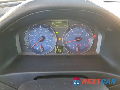 Zdjęcie 9 z 12 samochodu: 2011 VOLVO C30 T5 VIN:YV1672MKXB2223290 - miniatura