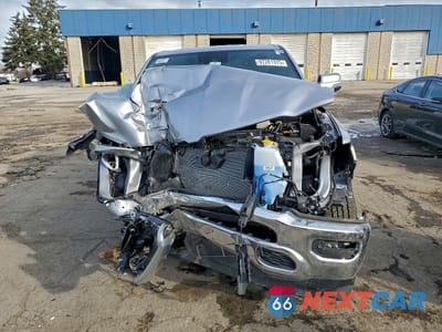 Piąte zdjęcie samochodu w środku: 2024 RAM 1500 LARAMIE VIN:1C6SRFJT6RN144444 - miniatura