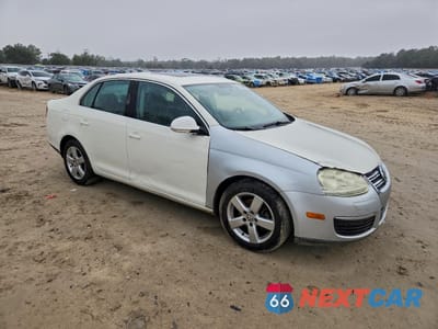 Czwarte zdjęcie samochodu z boku: 2008 VOLKSWAGEN JETTA SE VIN:3VWRM71K08M070642 - miniatura