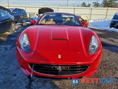 Piąte zdjęcie samochodu w środku: 2014 FERRARI CALIFORNIA VIN:ZFF65TJA8E0199425 - miniatura