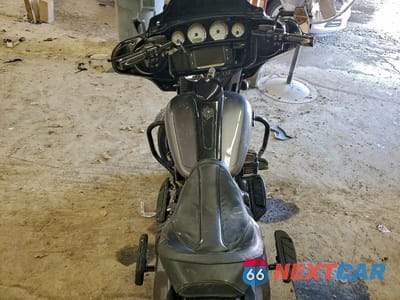 Zdjęcie 6 z 9 samochodu: 2014 HARLEY-DAVIDSON FLHXS STREET GLIDE SPECIAL VIN:1HD1KRM18EB642840 - miniatura