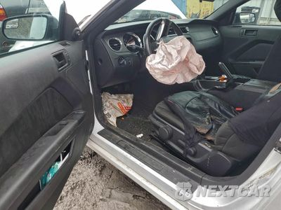 Zdjęcie 8 z 12 samochodu: 2014 FORD MUSTANG VIN:1ZVBP8AM9E5317934 - miniatura