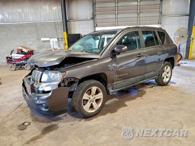 2016 JEEP COMPASS LATITUDE 1C4NJDEB1GD596324 - główne zdjęcie licytacji z USA - miniatura