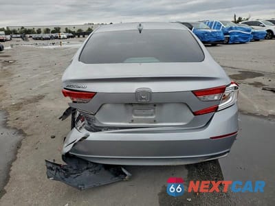 Zdjęcie 6 z 12 samochodu: 2019 HONDA ACCORD LX VIN:1HGCV1F15KA103689 - miniatura