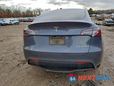 Zdjęcie 6 z 11 samochodu: 2023 TESLA MODEL Y VIN:7SAYGDEE1PA135655 - miniatura