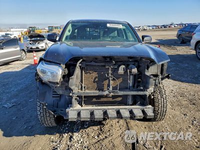 Piąte zdjęcie samochodu w środku: 2023 TOYOTA TACOMA DOUBLE CAB VIN:3TMCZ5AN5PM639055 - miniatura