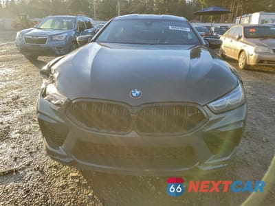 Piąte zdjęcie samochodu w środku: 2024 BMW M8 VIN:WBSGV0C07RCR42997 - miniatura