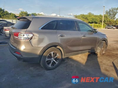 Trzecie zdjęcie samochodu z tyłu: 2017 KIA SORENTO EX VIN:5XYPHDA52HG201400 - miniatura