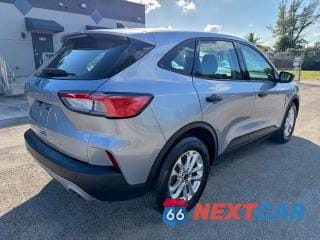 Trzecie zdjęcie samochodu z tyłu: 2022 FORD ESCAPE S VIN:1FMCU0F66NUB62157 - miniatura