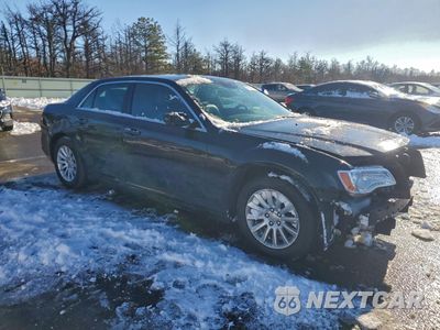 Czwarte zdjęcie samochodu z boku: 2014 CHRYSLER 300 VIN:2C3CCAAG8EH380377 - miniatura