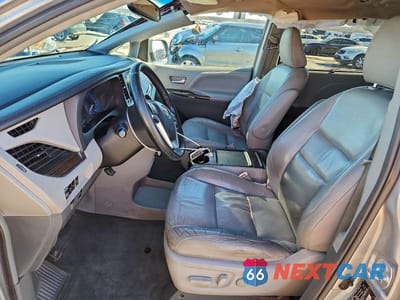 Zdjęcie 7 z 13 samochodu: 2016 TOYOTA SIENNA XLE 8-PASSENGER VIN:5TDYK3DC2GS711905 - miniatura