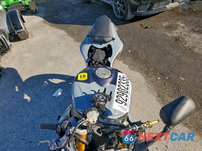 Piąte zdjęcie samochodu w środku: 2008 YAMAHA YZFR1 VIN:JYARN20E48A012329 - miniatura