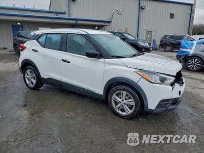 Czwarte zdjęcie samochodu z boku: 2020 NISSAN KICKS S VIN:3N1CP5BV9LL477552 - miniatura