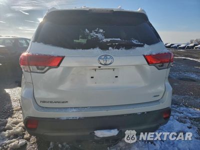 Zdjęcie 6 z 12 samochodu: 2018 TOYOTA HIGHLANDER LE VIN:5TDBZRFH6JS878434 - miniatura