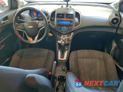 Zdjęcie 8 z 12 samochodu: 2012 CHEVROLET SONIC LT VIN:1G1JC5SH2C4163864 - miniatura