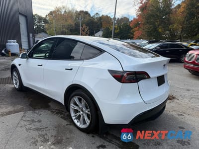 Trzecie zdjęcie samochodu z tyłu: 2021 TESLA MODEL Y VIN:5YJYGDEE5MF295078 - miniatura