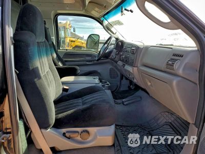 Piąte zdjęcie samochodu w środku: 2007 FORD F550 SUPERDUTY VIN:1FDAF56P67EB40180 - miniatura
