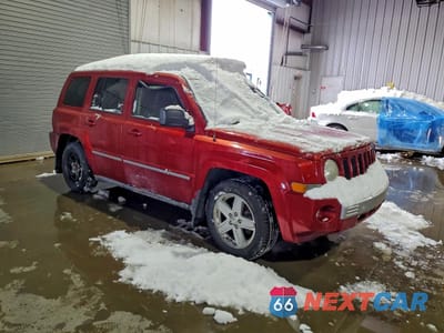 Czwarte zdjęcie samochodu z boku: 2010 JEEP PATRIOT LIMITED VIN:1J4NF4GB3AD642364 - miniatura