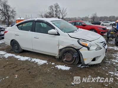 Czwarte zdjęcie samochodu z boku: 2019 NISSAN VERSA S VIN:3N1CN7AP8KL879162 - miniatura