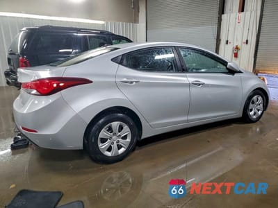 Trzecie zdjęcie samochodu z tyłu: 2016 HYUNDAI ELANTRA SE VIN:5NPDH4AE1GH739421 - miniatura
