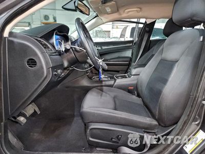 Zdjęcie 7 z 12 samochodu: 2020 CHRYSLER 300 TOURING VIN:2C3CCARG1LH233724 - miniatura