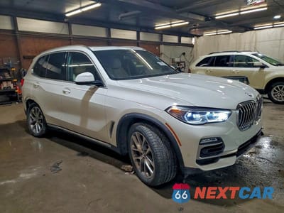 Czwarte zdjęcie samochodu z boku: 2019 BMW X5 XDRIVE40I VIN:5UXCR6C59KLL61336 - miniatura