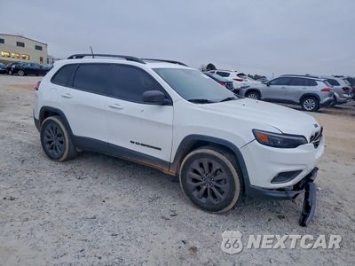 Czwarte zdjęcie samochodu z boku: 2021 JEEP CHEROKEE LATITUDE LUX VIN:1C4PJMMX7MD159493 - miniatura