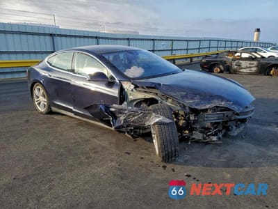Czwarte zdjęcie samochodu z boku: 2014 TESLA MODEL S VIN:5YJSA1S10EFP55756 - miniatura