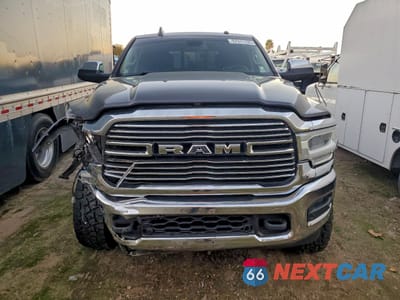 Piąte zdjęcie samochodu w środku: 2019 RAM 2500 LARAMIE VIN:3C6UR5FLXKG615344 - miniatura