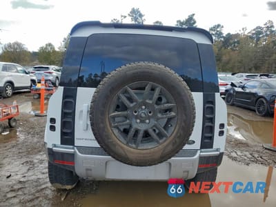 Zdjęcie 6 z 15 samochodu: 2023 LAND ROVER DEFENDER 110 S VIN:SALEJ7EXXP2151047 - miniatura