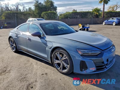 Czwarte zdjęcie samochodu z boku: 2024 AUDI E-TRON GT PREMIUM PLUS VIN:WAUFJBFW3R7000946 - miniatura