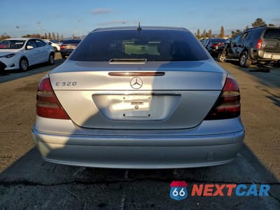 Zdjęcie 6 z 12 samochodu: 2003 MERCEDES-BENZ E 320 VIN:WDBUF65J73A336391 - miniatura