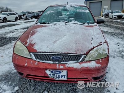 Piąte zdjęcie samochodu w środku: 2005 FORD FOCUS ZX4 VIN:1FAFP34N05W163996 - miniatura