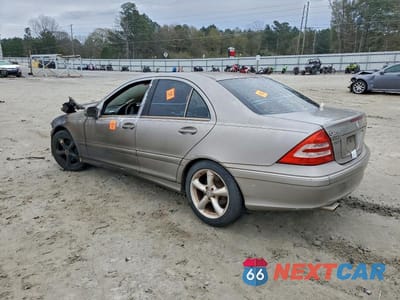 Drugie zdjęcie samochodu z przodu: 2004 MERCEDES-BENZ C 230K SPORT SEDAN VIN:WDBRF40J04A589801 - miniatura