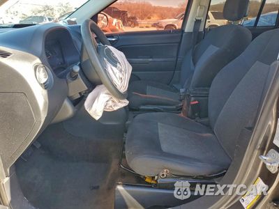 Zdjęcie 7 z 13 samochodu: 2015 JEEP COMPASS SPORT VIN:1C4NJCBA2FD235656 - miniatura