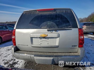 Zdjęcie 6 z 13 samochodu: 2010 CHEVROLET SUBURBAN K1500 LTZ VIN:1GNUKKE3XAR171241 - miniatura