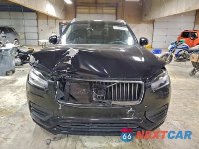 Piąte zdjęcie samochodu w środku: 2021 VOLVO XC90 T6 MOMENTUM VIN:YV4A22PK0M1762811 - miniatura
