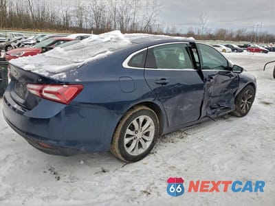 Trzecie zdjęcie samochodu z tyłu: 2022 CHEVROLET MALIBU LT VIN:1G1ZD5ST2NF122971 - miniatura