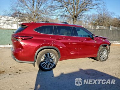 Trzecie zdjęcie samochodu z tyłu: 2023 TOYOTA HIGHLANDER HYBRID LIMITED VIN:5TDEBRCH3PS114099 - miniatura