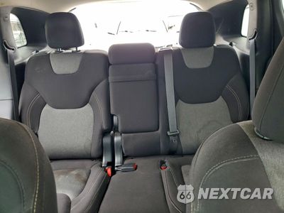 Zdjęcie 10 z 15 samochodu: 2018 JEEP CHEROKEE LATITUDE VIN:1C4PJMCX8JD609858 - miniatura